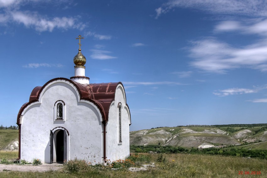 Костомарово. Костомаровский Спасский монастырь. Часовня Распятия Христова. фасады