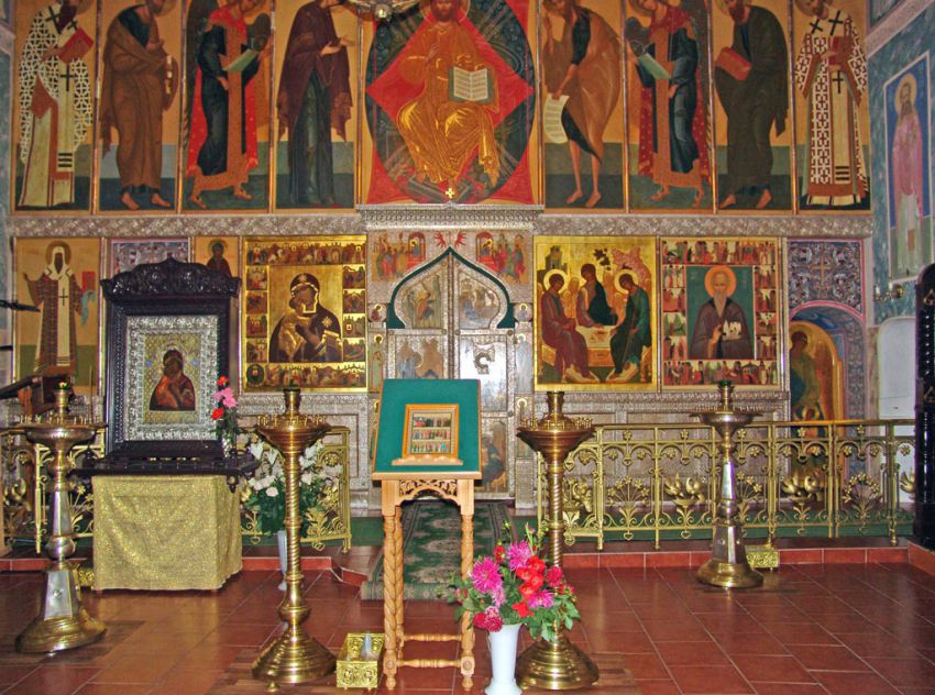 Троице-Сыпанов Пахомиево-Нерехтский женский монастырь. Собор Троицы Живоначальной, Троица (Нерехтский район, Костромская область). интерьер и убранство, Главный иконостас Троицкого храма