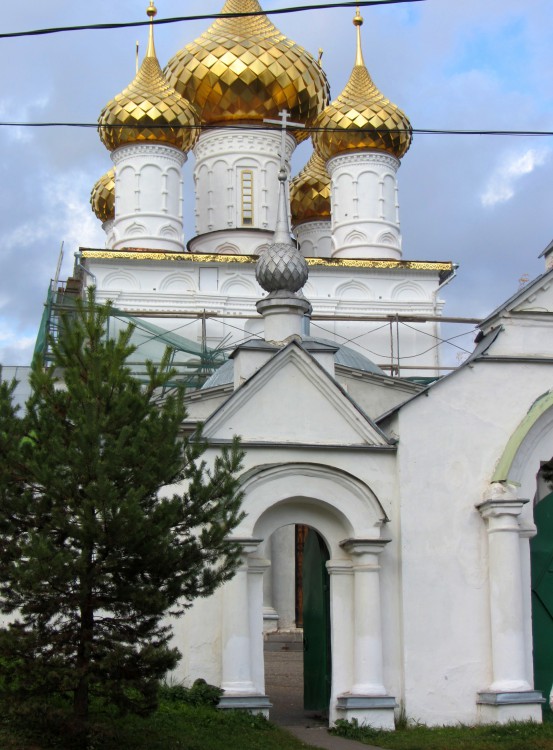 Троица. Троице-Сыпанов Пахомиево-Нерехтский женский монастырь. Собор Троицы Живоначальной. фасады