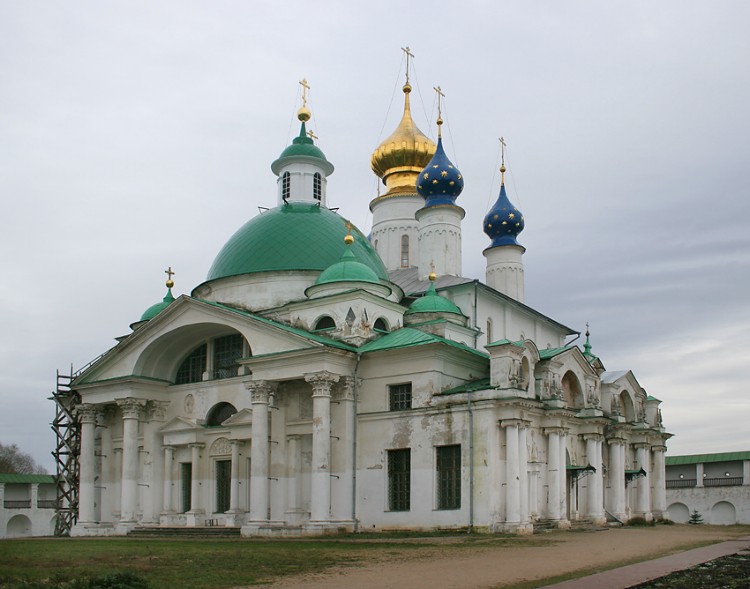 Дмитриевский собор в Ростове Великом