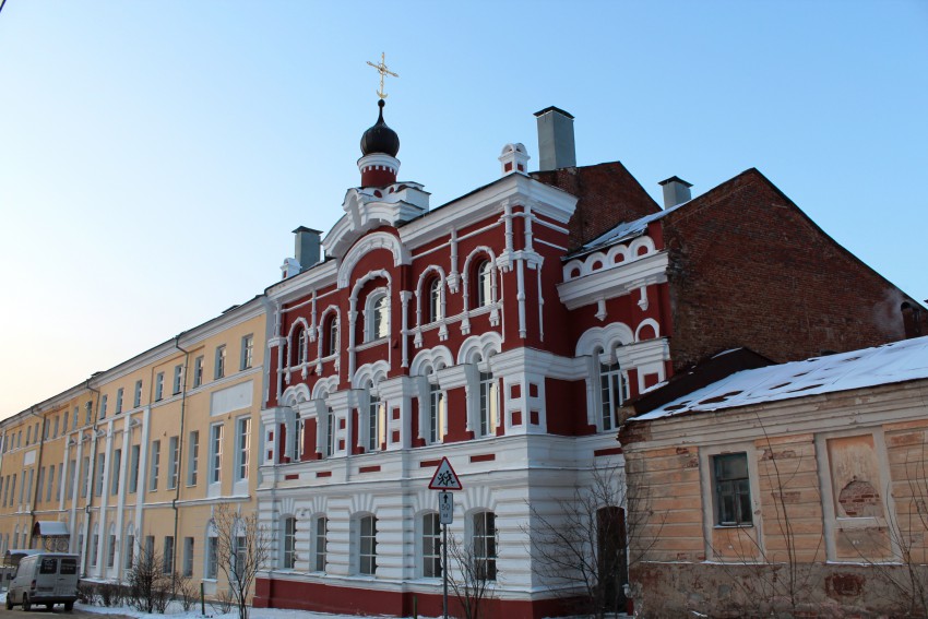 Калуга. Казанский монастырь (новый). Церковь Гурия Казанского. фасады, Вид с юго-востока