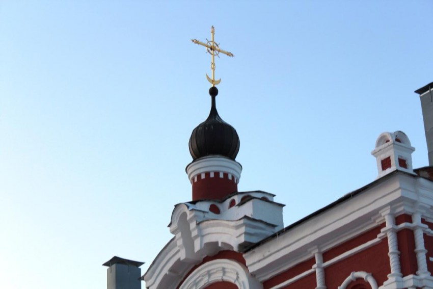 Казанский монастырь (новый). Церковь Гурия Казанского, Калуга (Калуга, город, Калужская область). архитектурные детали, Завершение храма