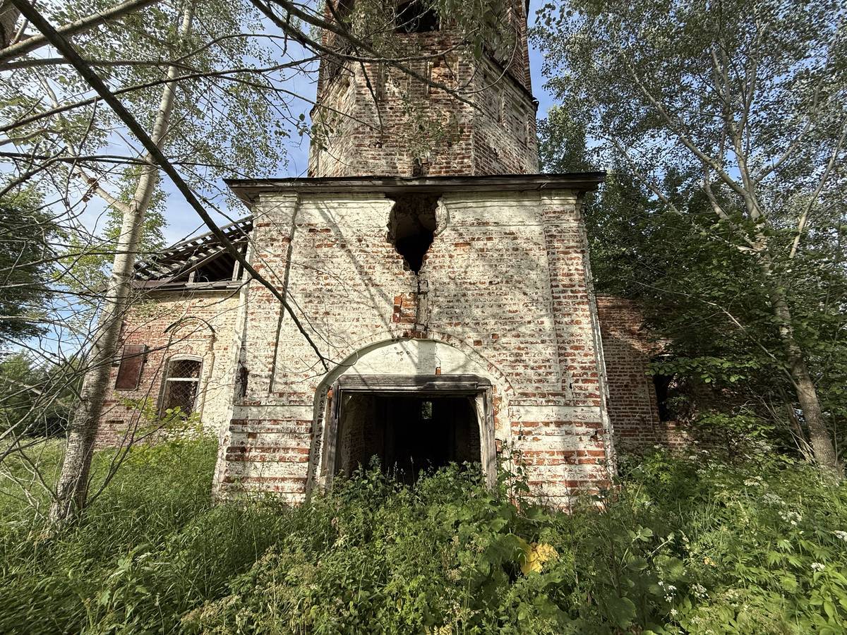 Церковь Вознесения Господня, Унжа (Макарьевский район, Костромская область). фасады, Первый ярус колокольни (с юго-запада)