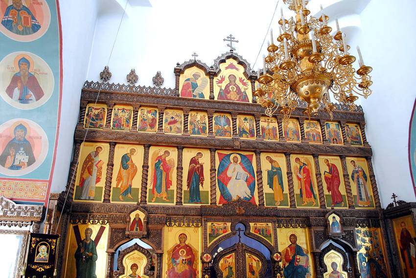 Успенский мужской монастырь. Церковь Успения Пресвятой Богородицы (новая), Орёл (Орёл, город, Орловская область). интерьер и убранство, Главный резной иконостас храма Успения Пресвятой Богородицы