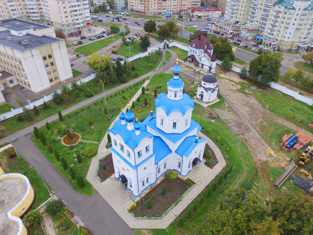 Орёл. Успенский мужской монастырь. Церковь Успения Пресвятой Богородицы (новая). общий вид в ландшафте, Вид с юго-запада, фото с квадрокоптера.