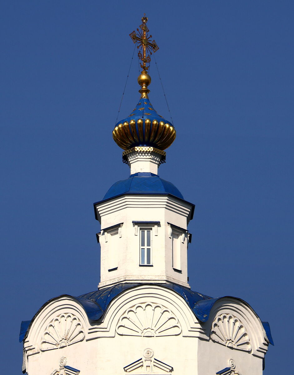 Успенский мужской монастырь. Церковь Успения Пресвятой Богородицы (новая), Орёл (Орёл, город, Орловская область). архитектурные детали, Завершение основного объема.