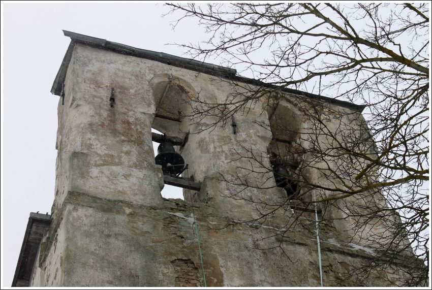 Церковь Георгия Победоносца, Сенно (Печорский район, Псковская область). архитектурные детали