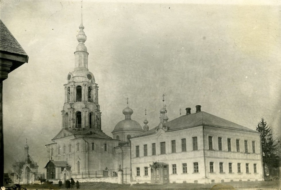 Церковь Казанской иконы Божией Матери, Заозерье (Угличский район, Ярославская область). архивная фотография, Фото церкви и церковно-приходской школы в нач. ХХ века.