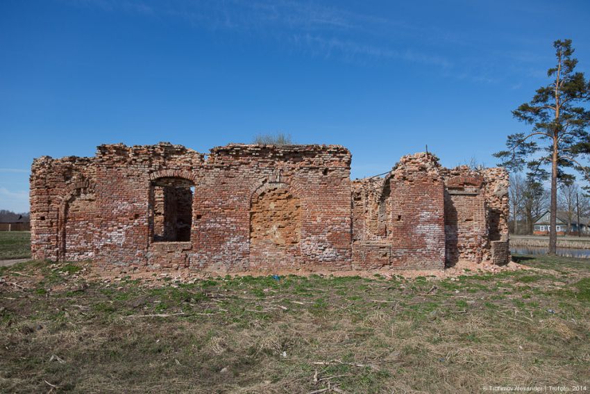 Церковь Петра и Павла, Клопицы (Волосовский район, Ленинградская область). фасады