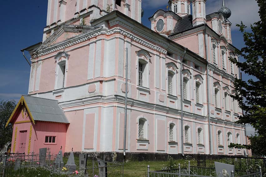 Церковь Флора и Лавра, Флоровское (Большесельский район, Ярославская область). архитектурные детали