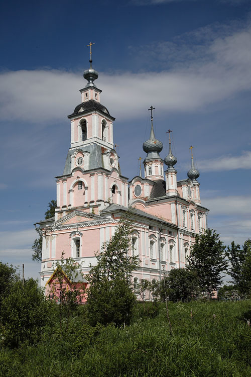 Флоровское. Церковь Флора и Лавра. фасады