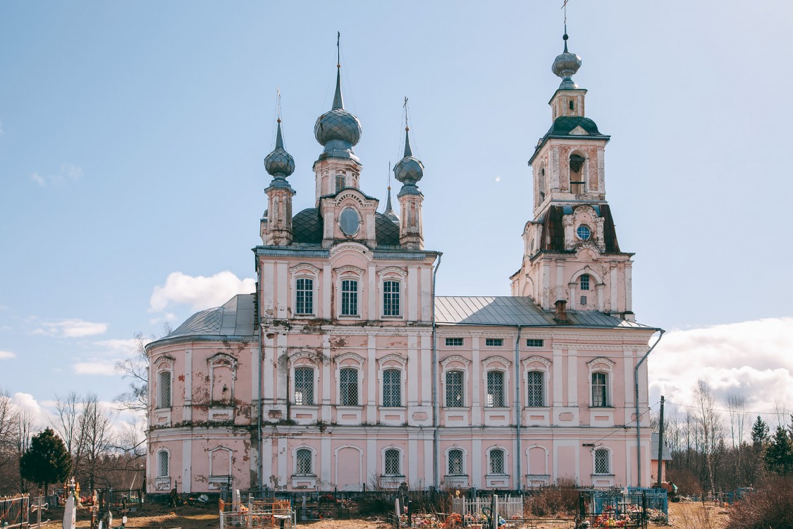 Флоровское. Церковь Флора и Лавра. фасады