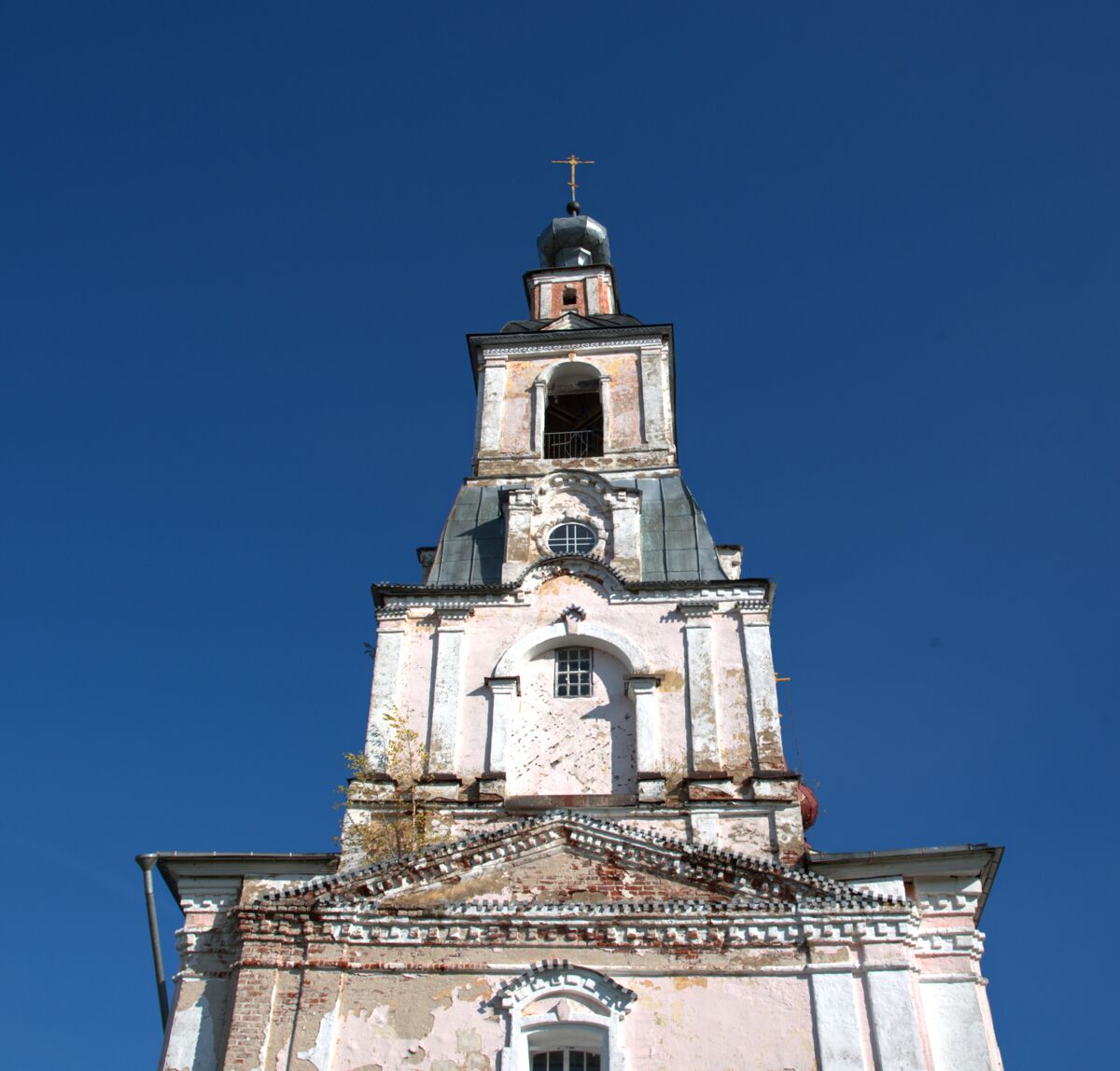 Церковь Флора и Лавра, Флоровское (Большесельский район, Ярославская область). архитектурные детали