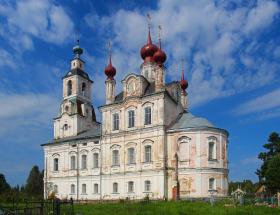 Флоровское. Церковь Флора и Лавра