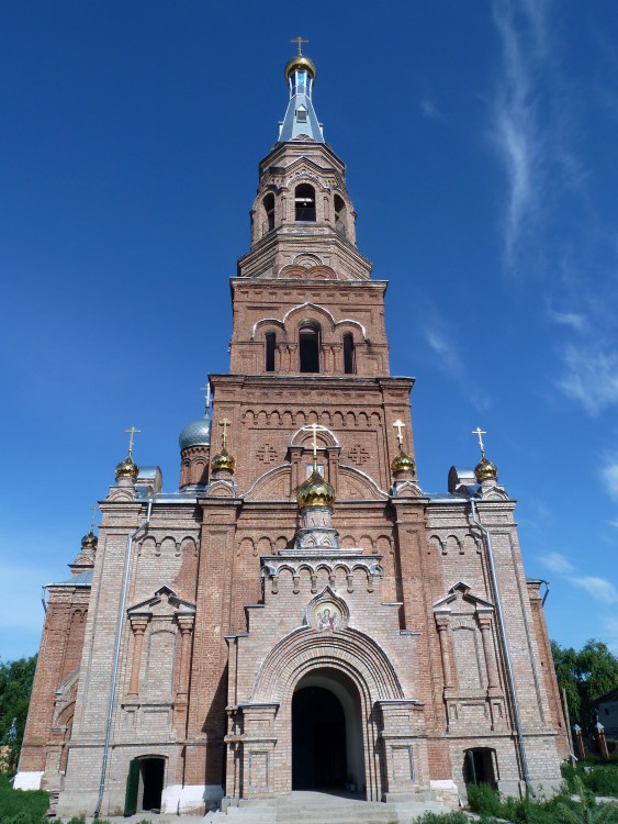 Церковь Михаила Архангела, Виловатое (Богатовский район, Самарская область). фасады, Более светлый кирпич указывает на места восстановленных разрушений