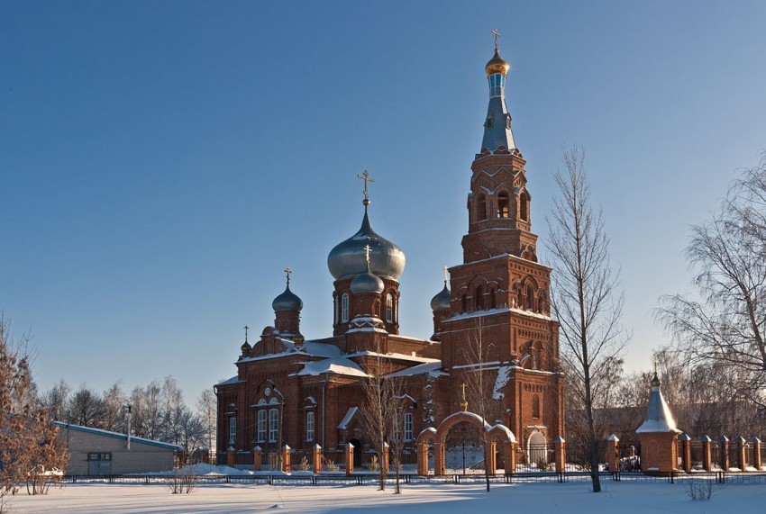 Церковь Михаила Архангела, Виловатое (Богатовский район, Самарская область). общий вид в ландшафте