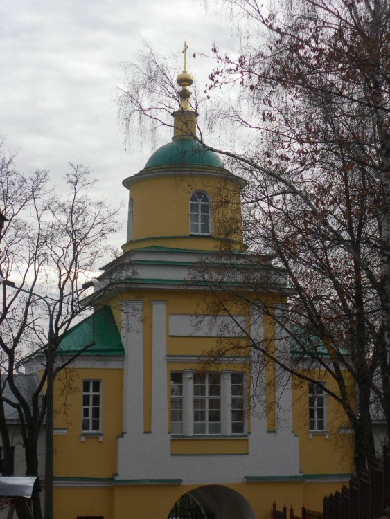 Покровский Хотьков монастырь. Надвратная церковь Митрофана Воронежского, Хотьково (Сергиево-Посадский городской округ, Московская область). фасады