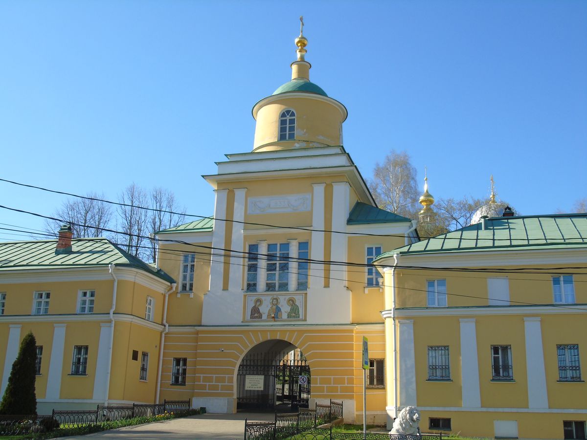 Покровский Хотьков монастырь. Надвратная церковь Митрофана Воронежского, Хотьково (Сергиево-Посадский городской округ, Московская область). фасады