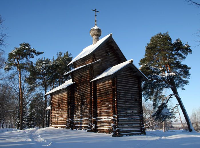 Юрьево. Музей деревянного зодчества Витославлицы. Церковь Николая Чудотворца из деревни Тухоля Крестецкого района. фасады