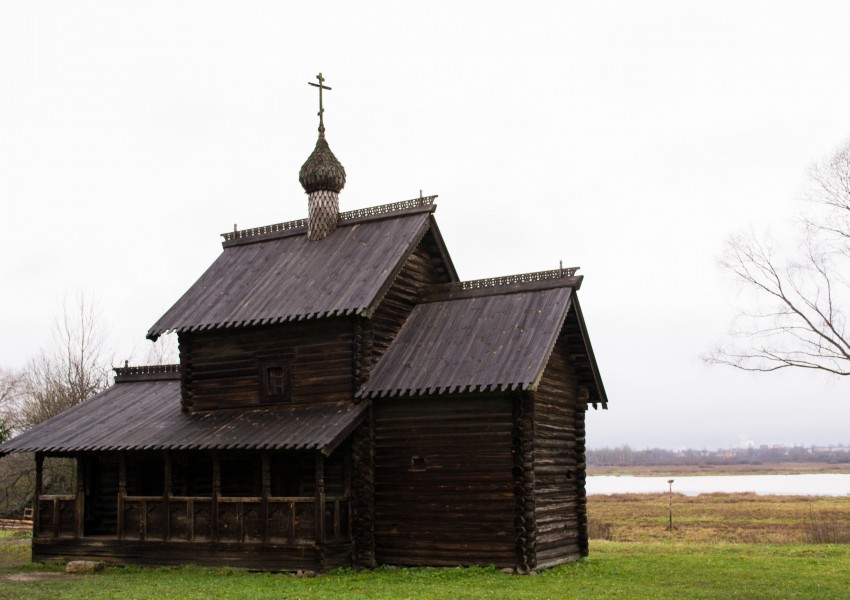 Музей деревянного зодчества Витославлицы. Церковь Успения Богородицы из деревни Никулино Любытинского района, Юрьево (Великий Новгород, город, Новгородская область). фасады
