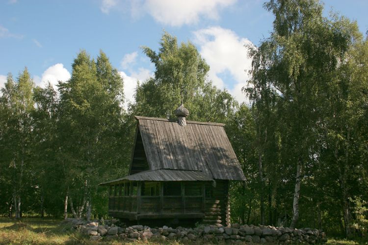 Юрьево. Музей деревянного зодчества Витославлицы. Часовня Марии Магдалины из деревни Малышево Пестовского района. фасады