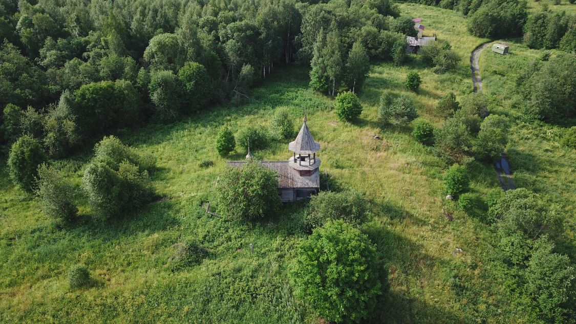 Часовня Михаила Архангела, Ерши (Кондопожский район, Республика Карелия). общий вид в ландшафте