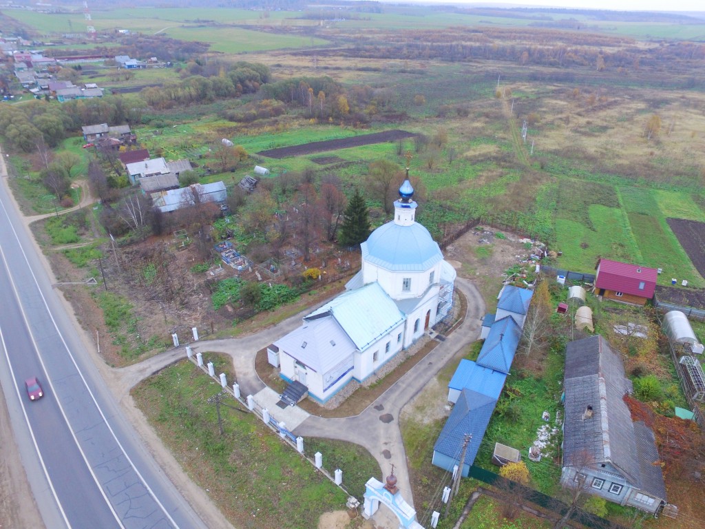 Глебовское. Церковь Рождества Пресвятой Богородицы. общий вид в ландшафте, Вид с юго-запада, фото с квадрокоптера.