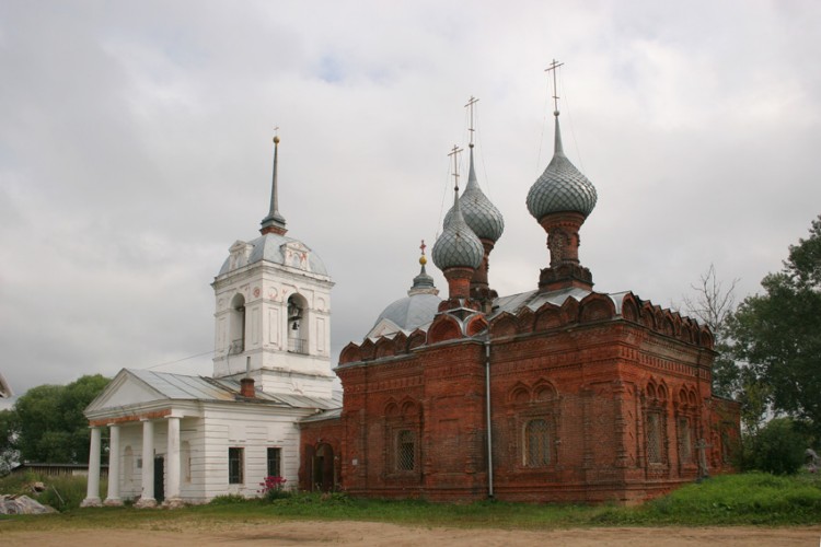 Варницы. Храмовый комплекс. Церкви Воскресения Христова и Паисия и Уара. фасады