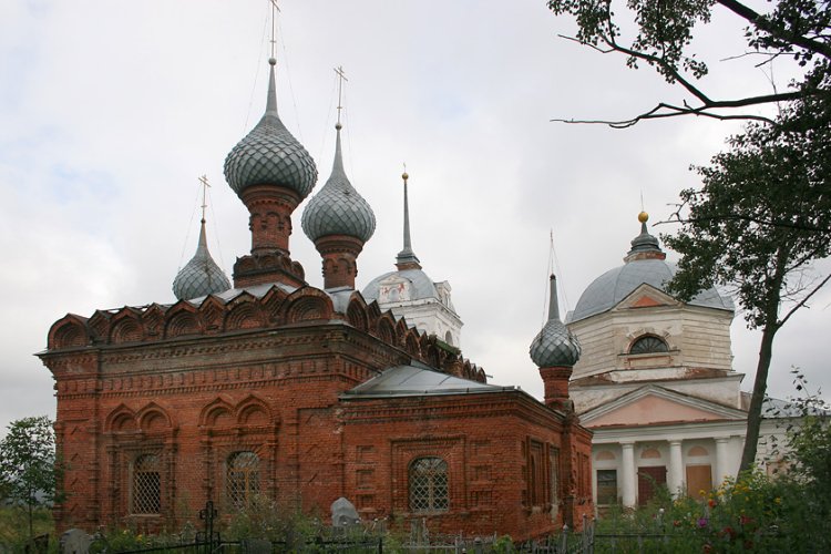 Варницы. Храмовый комплекс. Церкви Воскресения Христова и Паисия и Уара. фасады