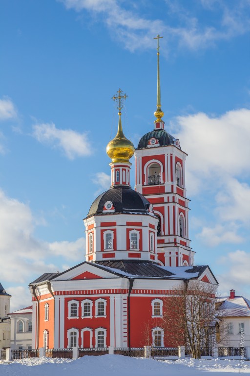 Троице-Варницкий монастырь. Собор Троицы Живоначальной (новый), Варницы (Ростовский район, Ярославская область). фасады