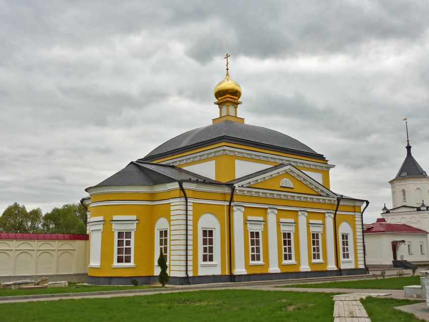 Варницы. Троице-Варницкий монастырь. Трапезная церковь Введения во храм Пресвятой Богородицы. фасады