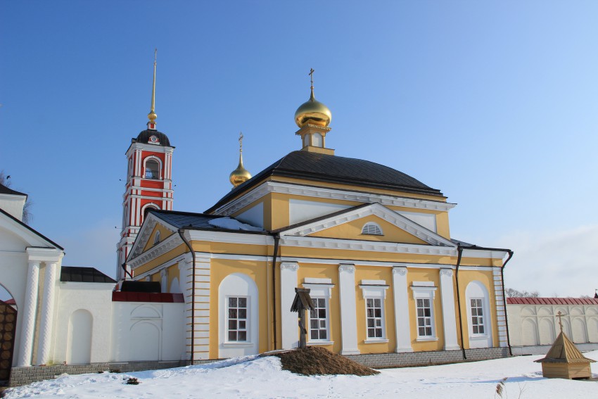 Варницы. Троице-Варницкий монастырь. Трапезная церковь Введения во храм Пресвятой Богородицы. фасады