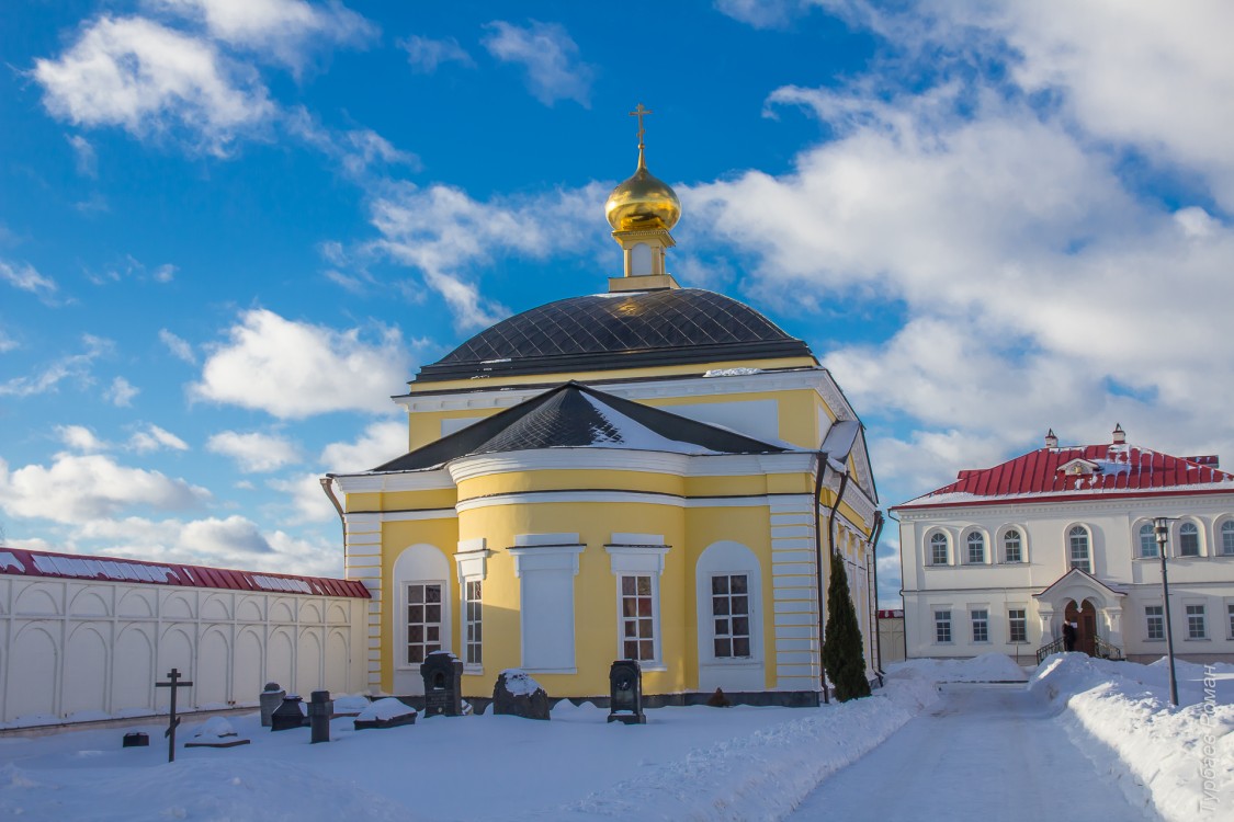 Варницы. Троице-Варницкий монастырь. Трапезная церковь Введения во храм Пресвятой Богородицы. фасады