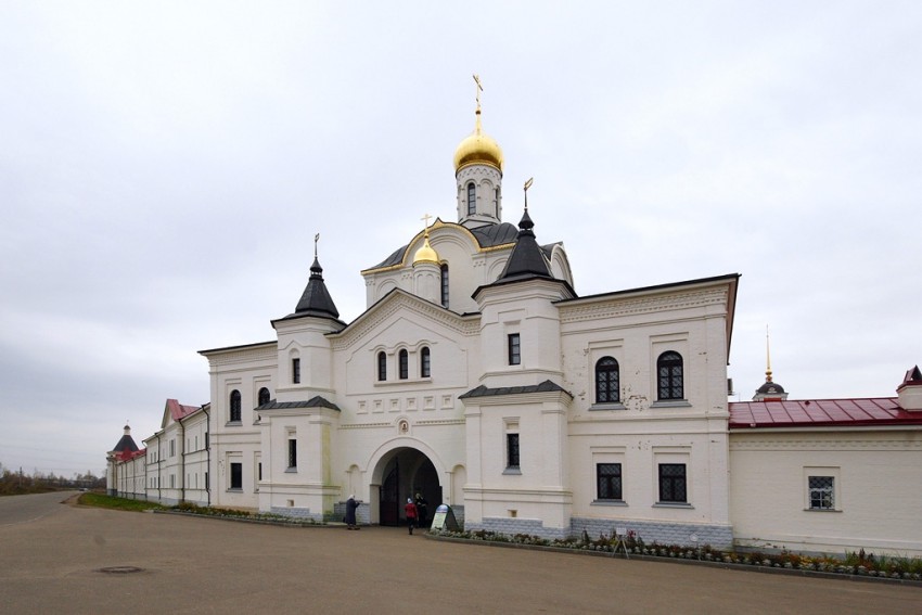 Варницы. Троице-Варницкий монастырь. Церковь Кирилла и Марии. фасады