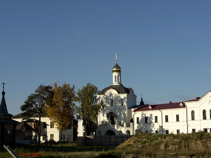 Варницы. Троице-Варницкий монастырь. Церковь Кирилла и Марии. фасады