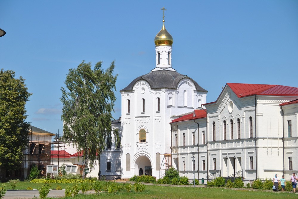Варницы. Троице-Варницкий монастырь. Церковь Кирилла и Марии. фасады