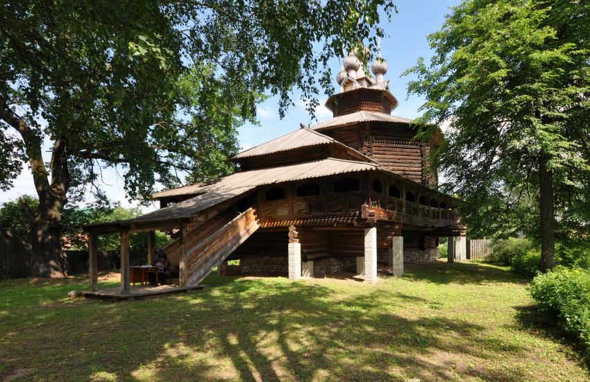 Кострома. Музей деревянного зодчества. Церковь Собора Пресвятой Богородицы из с. Холм. фасады