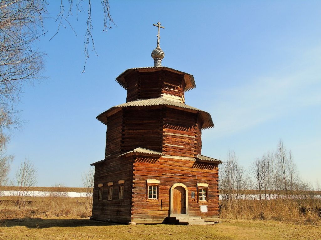 Кострома. Музей деревянного зодчества. Неизвестная часовня из д. Притыкино. фасады