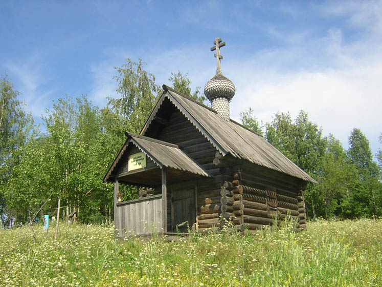 Музей этнографии. Часовня Илии Пророка, Нижняя Синячиха (Алапаевский район (Алапаевское МО и Махнёвское МО), Свердловская область). общий вид в ландшафте, Часовня Ильи Пророка