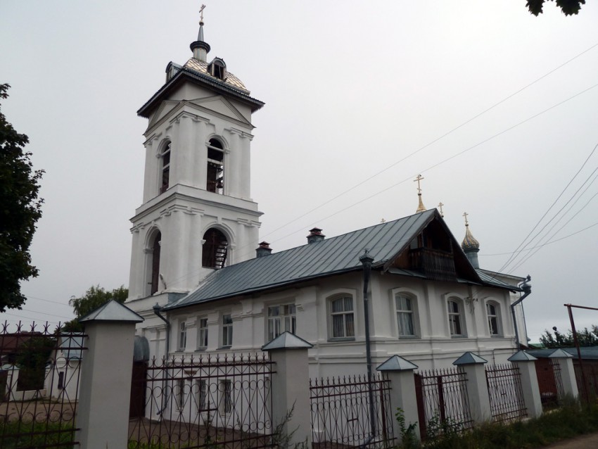 Козьмодемьянск. Церковь Троицы Живоначальной. фасады