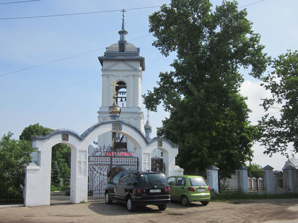 Козьмодемьянск. Церковь Троицы Живоначальной. фасады