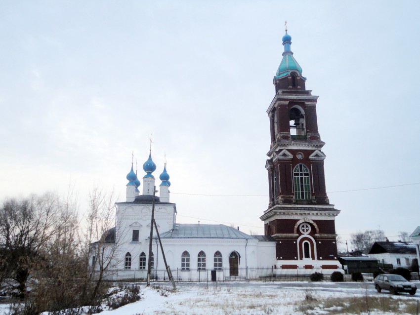 Юрьев-Польский. Церковь Покрова Пресвятой Богородицы. общий вид в ландшафте