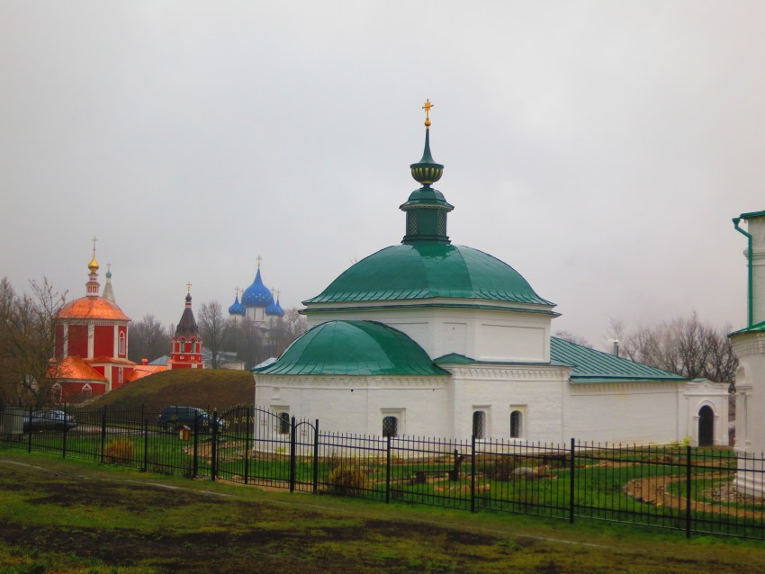 Суздаль. Церковь Николая Чудотворца. общий вид в ландшафте
