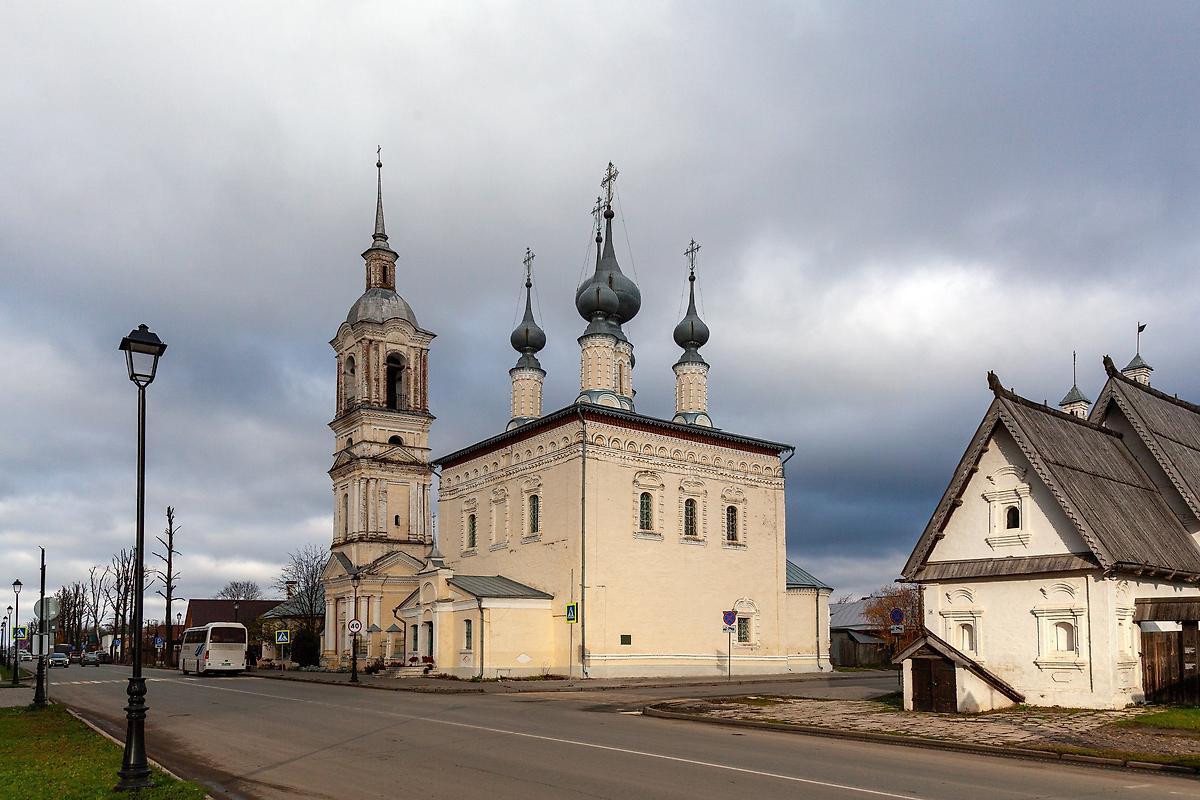 общий вид в ландшафте. Церковь Смоленской иконы Божией Матери, Суздаль (Суздальский район, Владимирская область)
