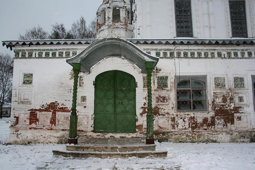 Великий Устюг. Устюжский Спасо-Преображенский женский монастырь. Церковь Спаса Преображения. фасады