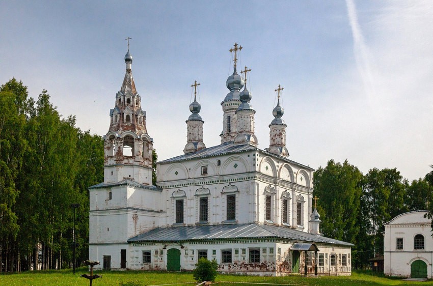 Великий Устюг. Устюжский Спасо-Преображенский женский монастырь. Церковь Спаса Преображения. фасады