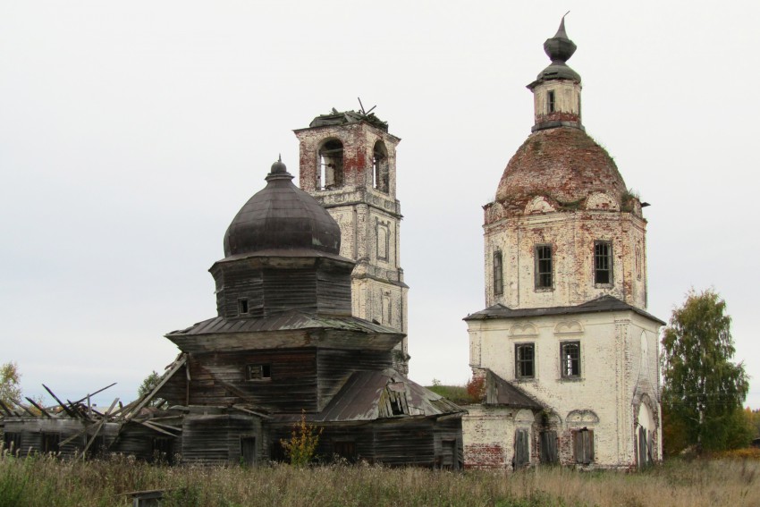 Церковь Воздвижения Креста Господня, Ухтома (Вашкинский район, Вологодская область). фасады, вид с юго-востока