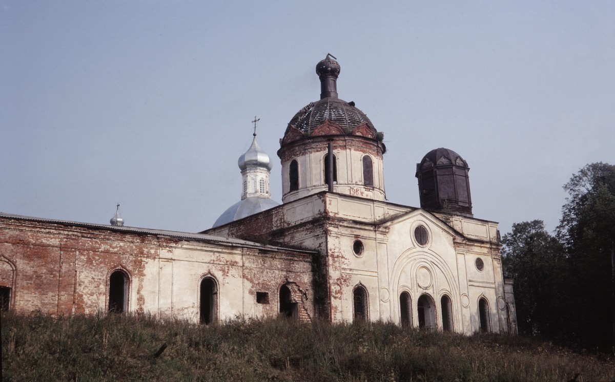 Семенка. Церковь Михаила Архангела. фасады