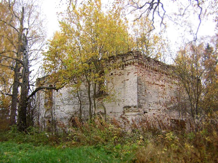 Церковь Троицы Живоначальной, Лаврентьевское (Чухломский район, Костромская область). фасады, Троицкая церковь