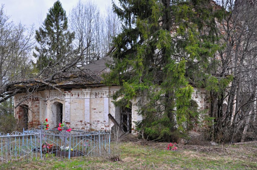 Церковь Воскресения Христова, Высоко, урочище (Солигаличский район, Костромская область). архитектурные детали
